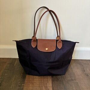 Longchamp Medium Le Pliage Nylon Shoulder Tote - Purple
